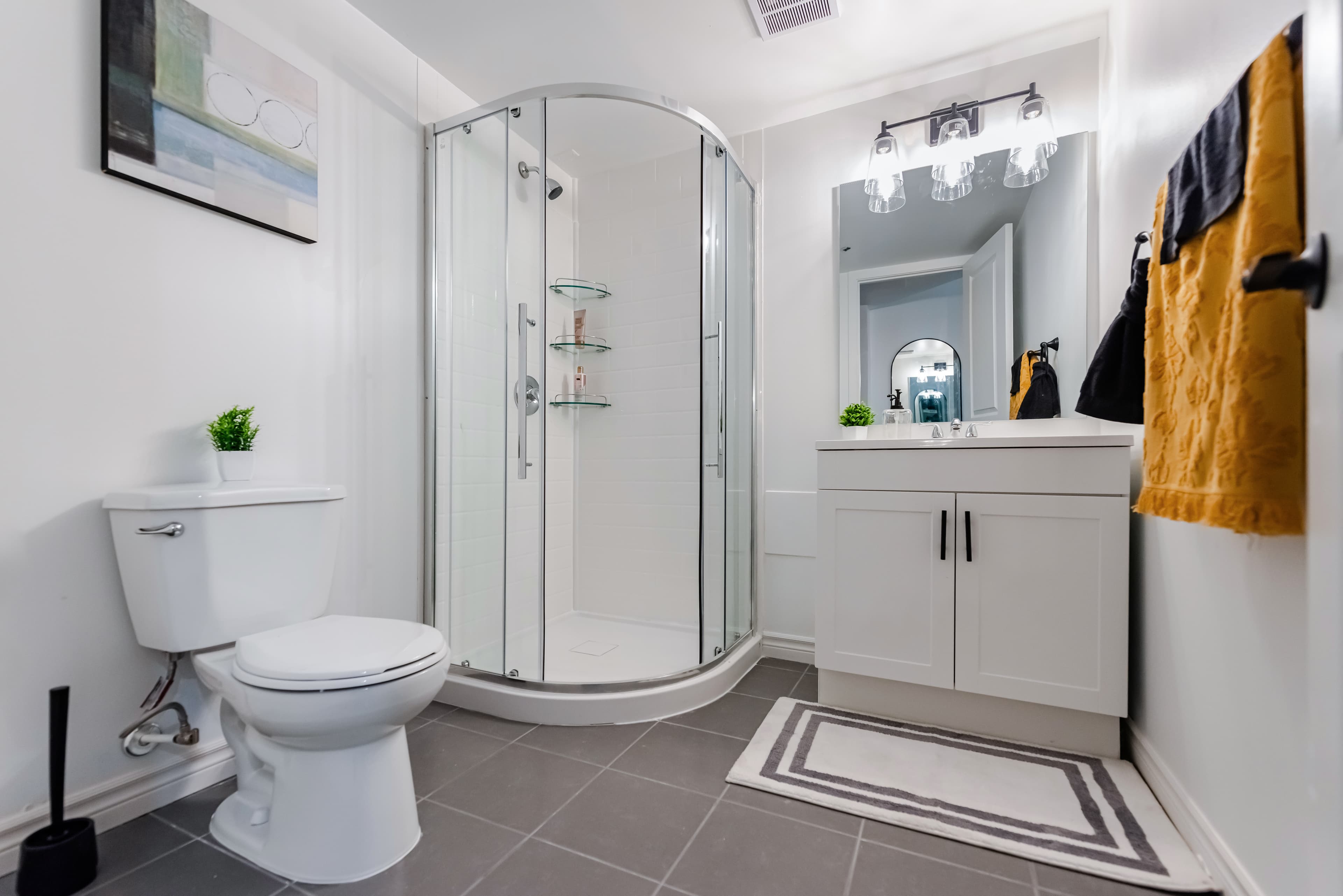 Studio Standard bathroom